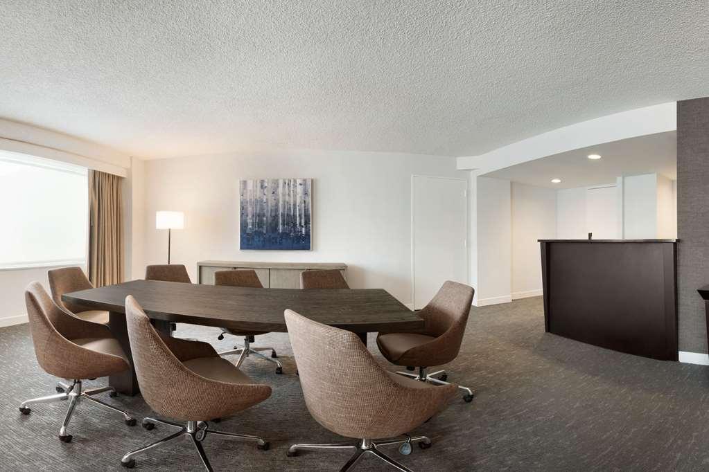 Hyatt Regency Schaumburg Chicago Hotel Room photo