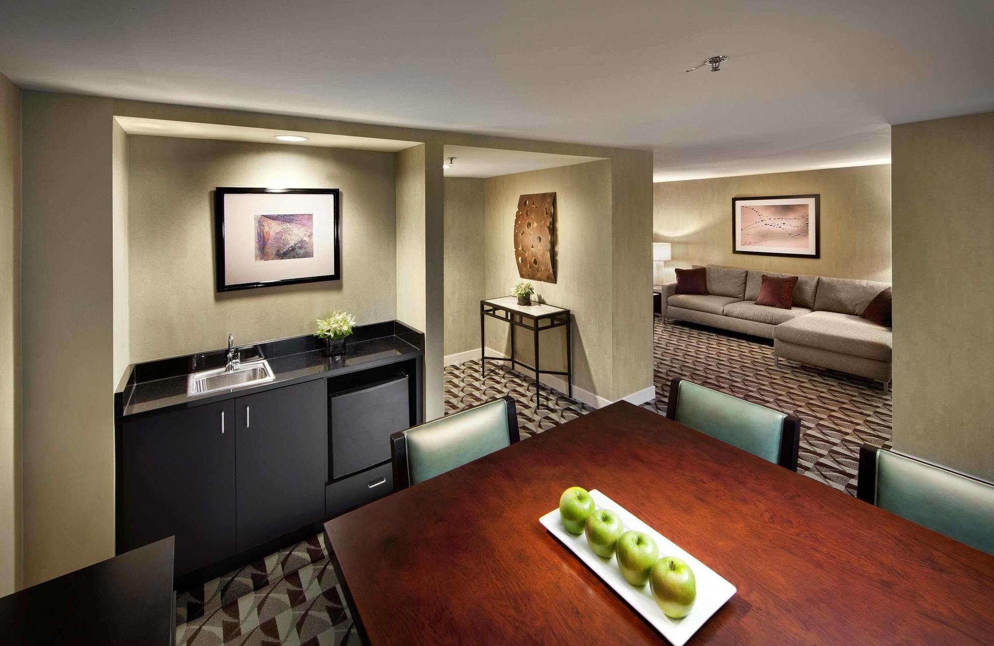 Hyatt Regency Schaumburg Chicago Hotel Room photo